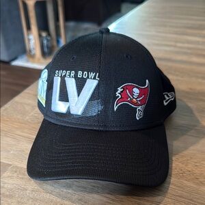 New Era Tampa Bay Buccaneers Super Bowl LV Champion Black hat. Only worn once.